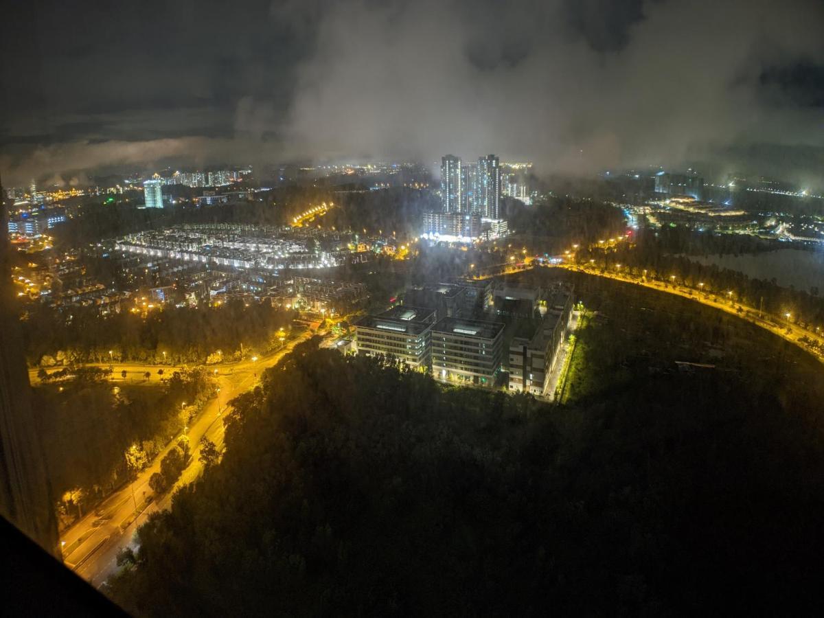 Urban Solitude At Tamarind Suite Cyberjaya Buitenkant foto