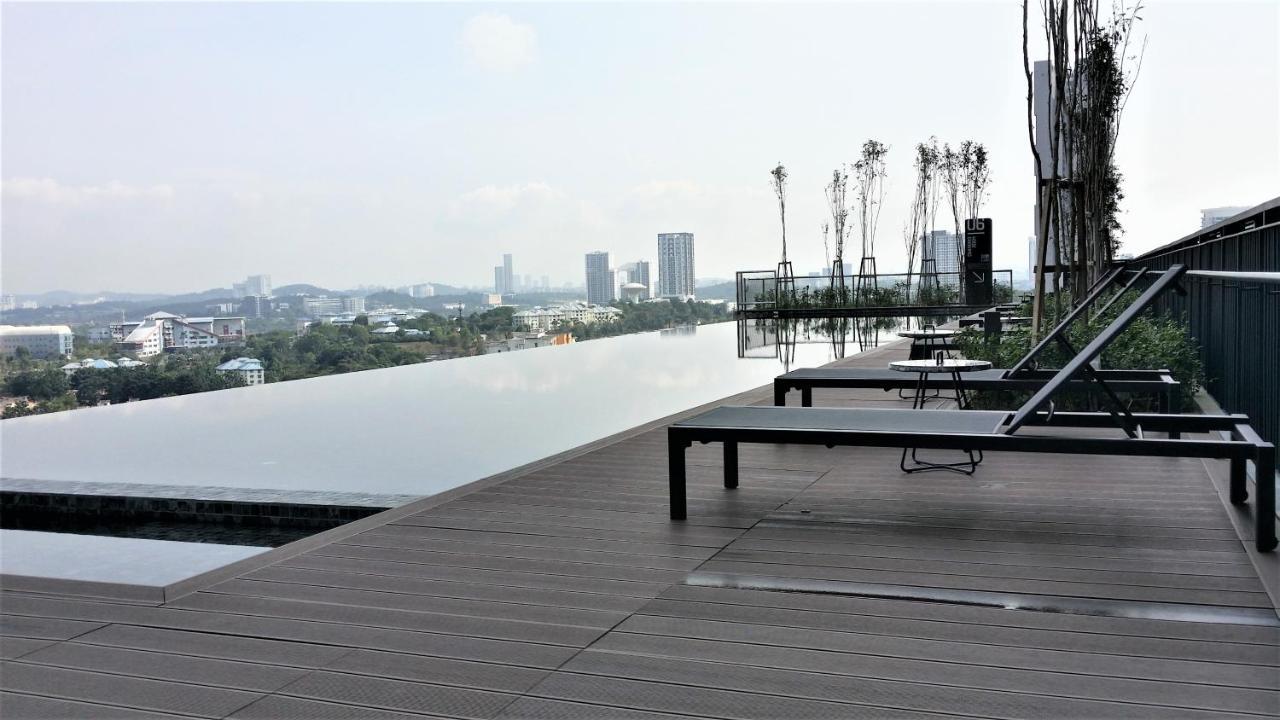 Urban Solitude At Tamarind Suite Cyberjaya Buitenkant foto